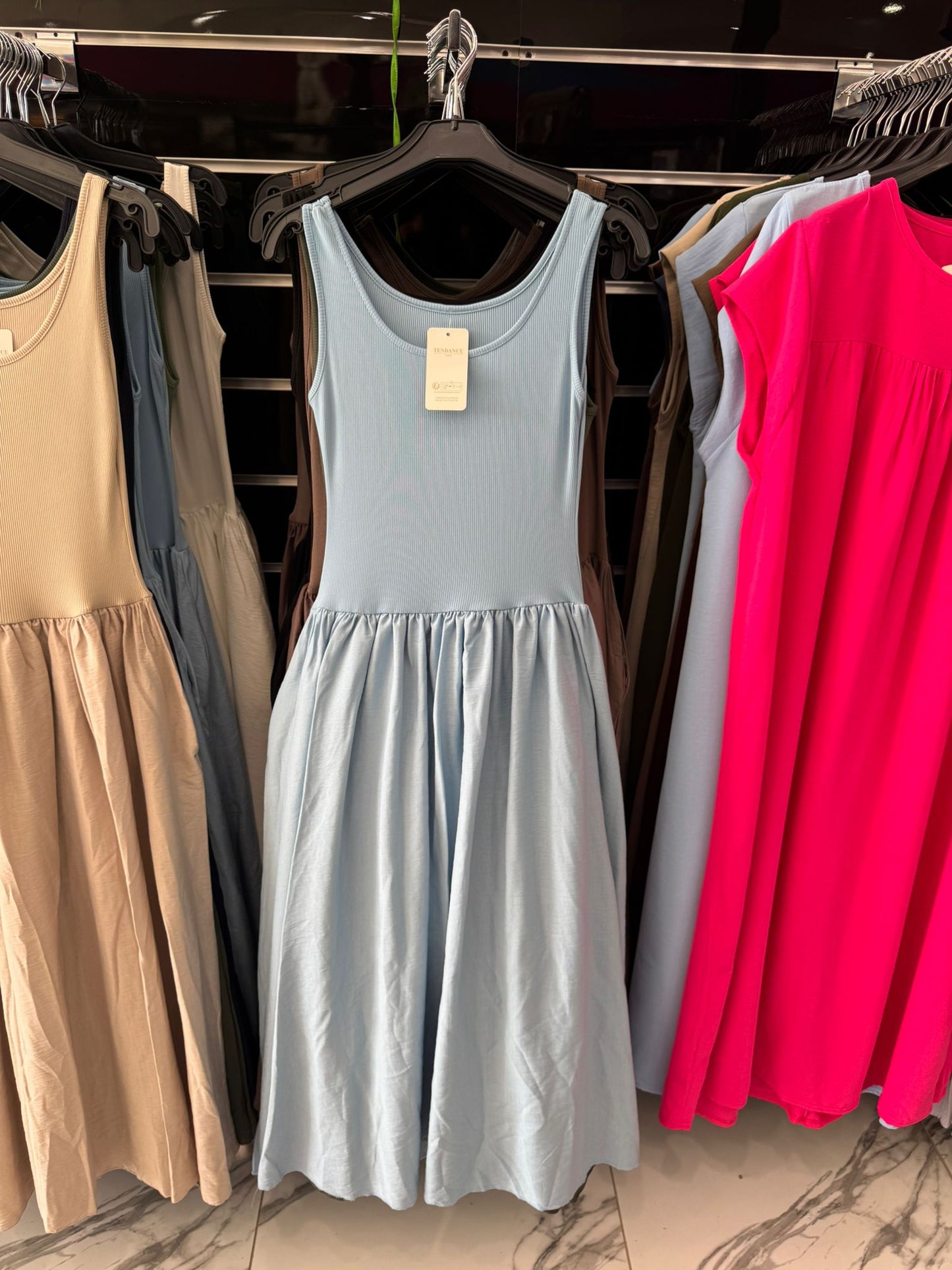 ROBE MANCHE COURTE